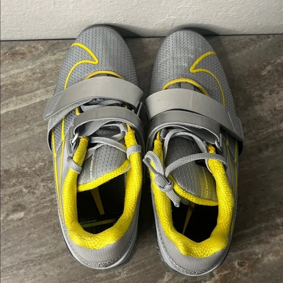 NEW Nike Romaleos 4 Men’s Size Weightlifting Shoes Gray Silver Yellow CD3463-002 - Picture 5 of 8